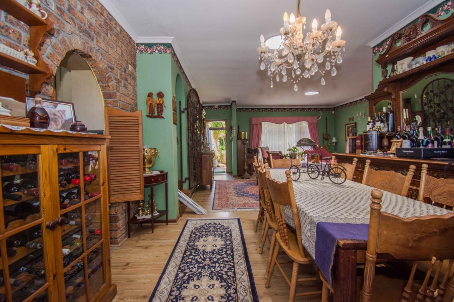 4 Bedroom Property for Sale in Heldervue Western Cape